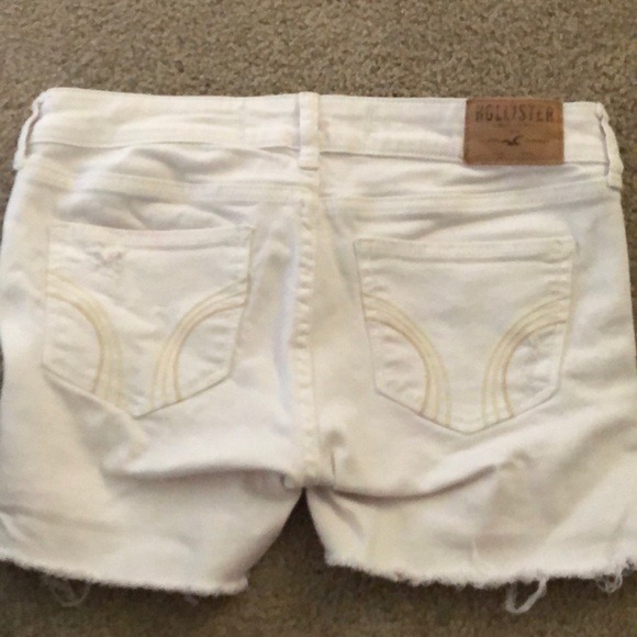 Shorts - Picture 3 of 3